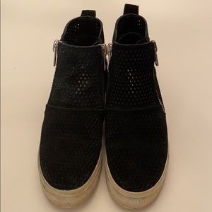 Hidden heel Steve Madden booties